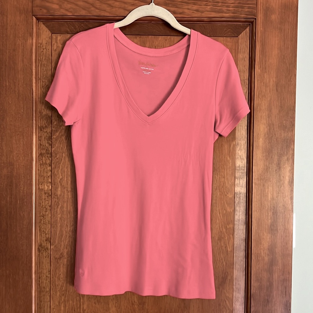 Lilly Pulitzer Tee V Neck size Medium